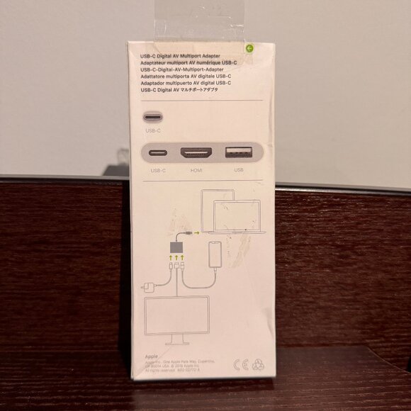Apple USB-C Digital AV Adapter (4K 60hz) - Picture 2 of 3